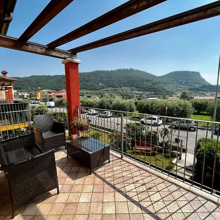 Apartment-rosella *